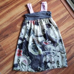 Floral dress size 5-6 yes old